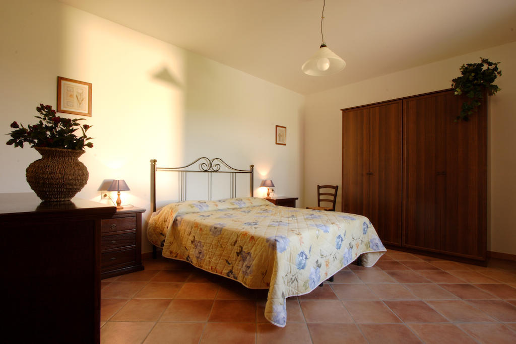 Agriturismo Quattro Pini カスタニェート・カルドゥッチ 部屋 写真