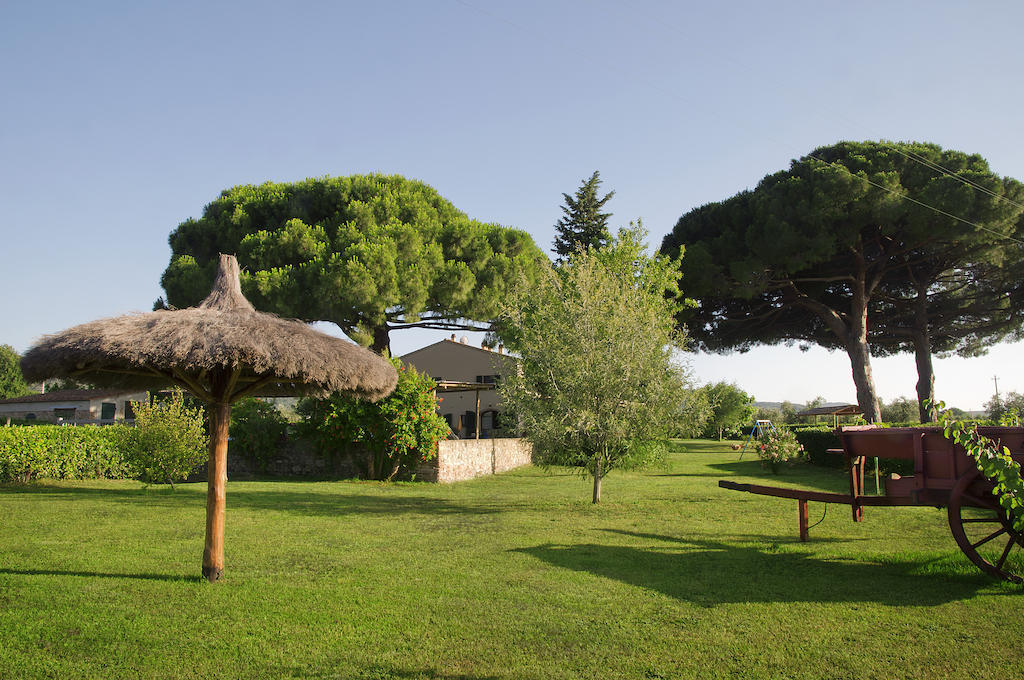 Agriturismo Quattro Pini カスタニェート・カルドゥッチ エクステリア 写真